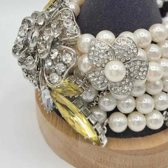 Betsey Johnson Stunning Clear Crystal Flower Pearl Bracelet NWOT! - Picture 9 of 14